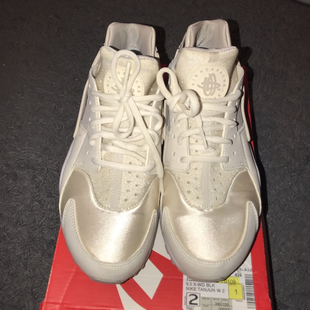 Champagne Nike Huaraches ✔️